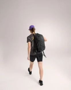 Arcteryx Essent HR short 8