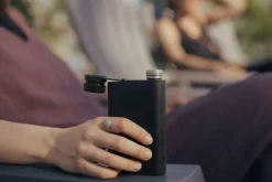 miir Aero Flask 8oz black
